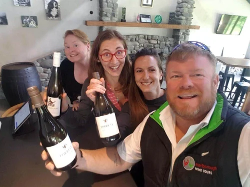 Read more about the article Wine Touring with ‘The Original Marlborough Wine Tours’